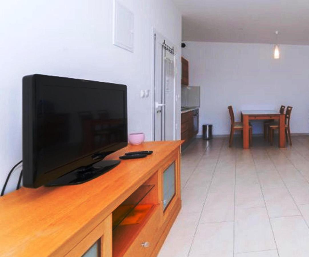 Arianna Mare Rooms Ровин Екстериор снимка