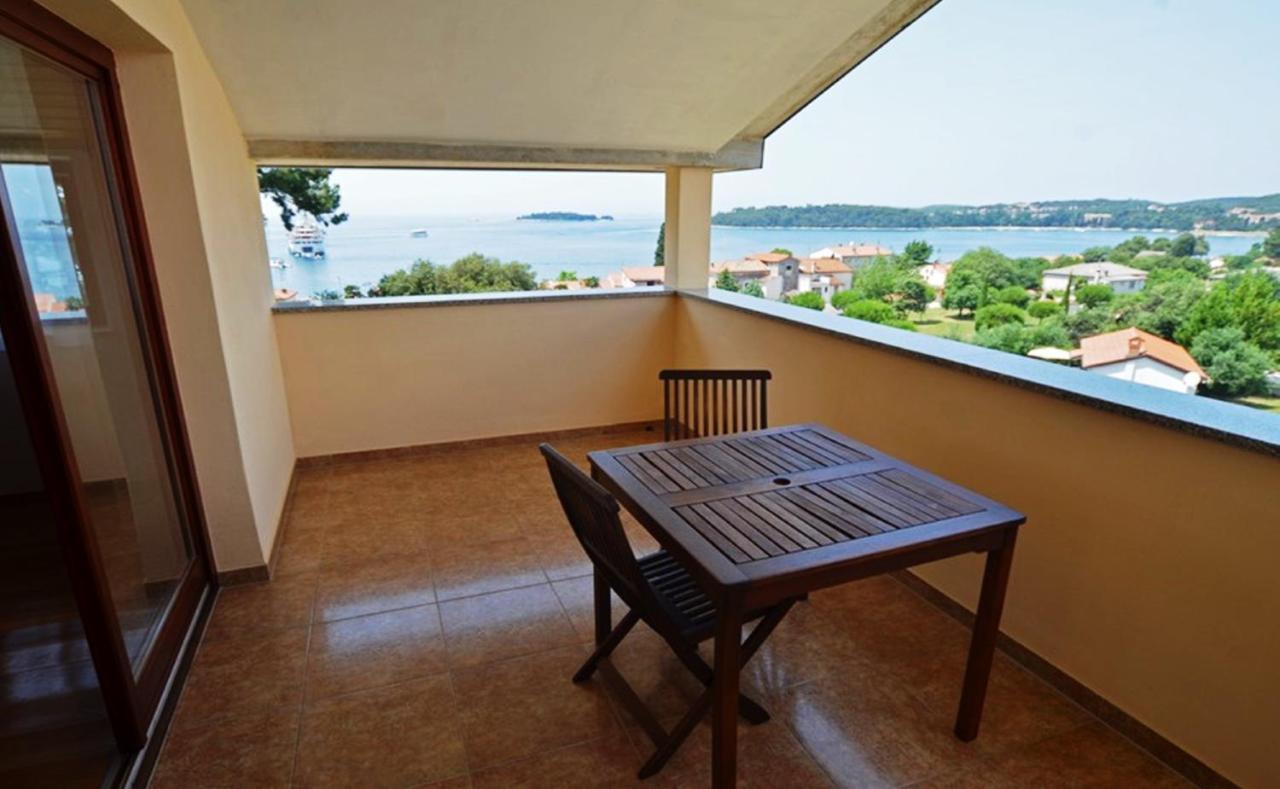 Arianna Mare Rooms Ровин Екстериор снимка